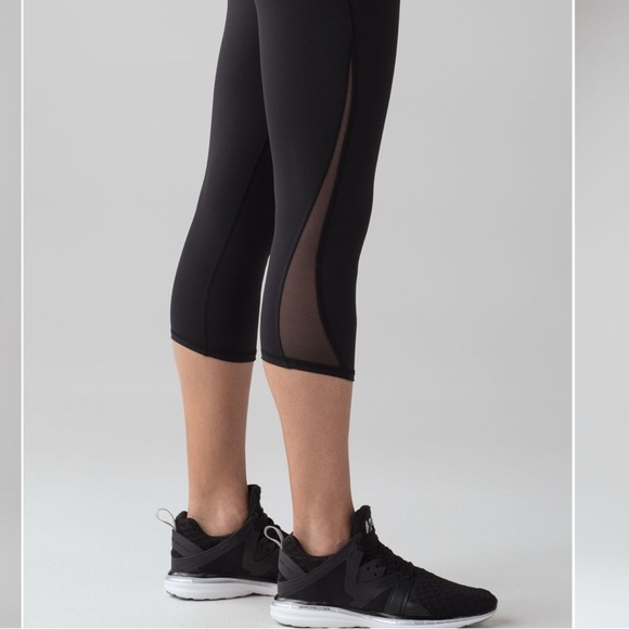 🍋Lululemon Train Times Crop (17")
Black - Picture 5 of 8
